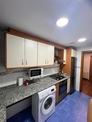 Piso en Aldaia. Piso con garaje, buena distribución y excelente ubicación