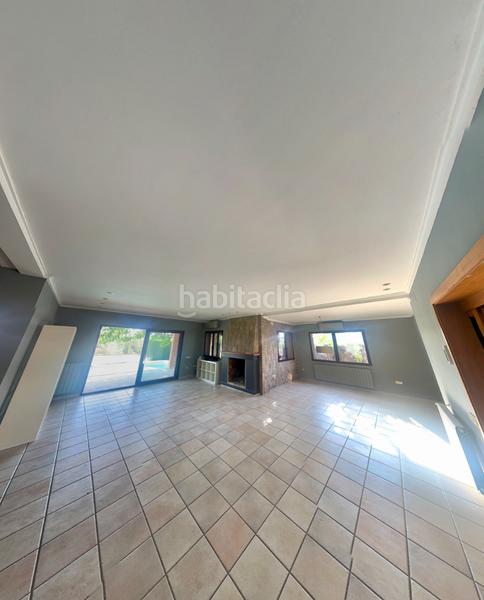 Foto 053e6bd6-a2c9-487d-ab58-a837bc7a5dd5. Chalet avec cheminée chauffage parking piscine dans Pobla de Vallbona (la)