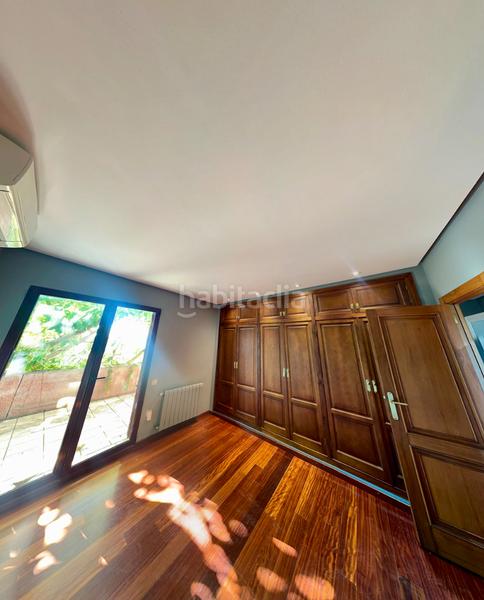 Foto 0d3fd278-bba6-49af-bcb9-75f6ba8e4272. Chalet avec cheminée chauffage parking piscine dans Pobla de Vallbona (la)