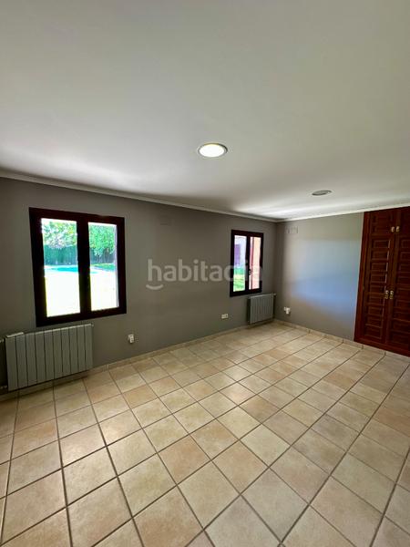 Foto 3f4e3b64-35ee-4f87-b61e-c95aaad6dfac. Chalet avec cheminée chauffage parking piscine dans Pobla de Vallbona (la)