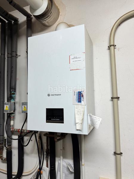 Foto 5f306db8-aed9-4623-8db9-fe7702df3e37. Chalet avec cheminée chauffage parking piscine dans Pobla de Vallbona (la)