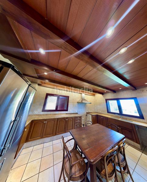 Foto 71dbd540-04c6-4506-8931-a9f563d65cab. Chalet avec cheminée chauffage parking piscine dans Pobla de Vallbona (la)