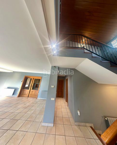 Foto 77bc2965-ab8c-47a2-bf29-8edb58722f28. Chalet avec cheminée chauffage parking piscine dans Pobla de Vallbona (la)