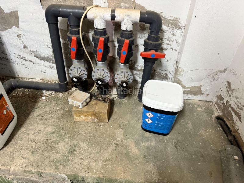 Foto 80f538f4-d110-4696-9b33-f8b05233457d. Chalet avec cheminée chauffage parking piscine dans Pobla de Vallbona (la)