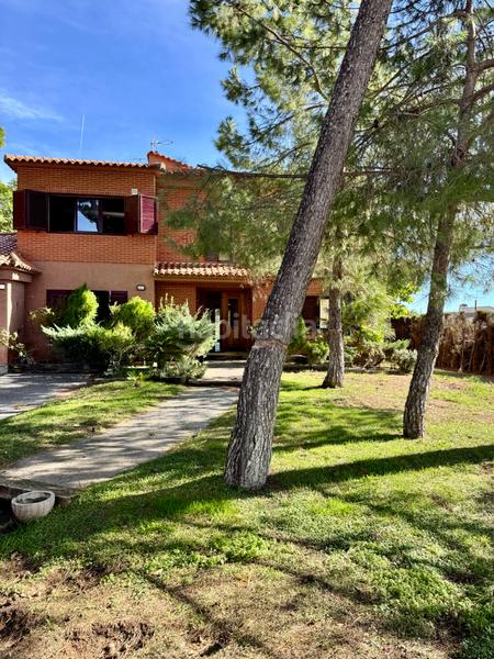 Foto b3fbdeba-d475-4535-ba8b-dd8fa368b619. Chalet avec cheminée chauffage parking piscine dans Pobla de Vallbona (la)