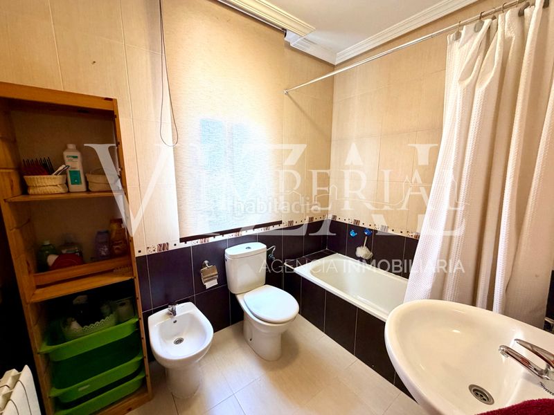 Foto bcd35641-d75e-42ba-ab3a-29d1e23fa093. Xalet amb calefacció aparcament piscina a Barcience