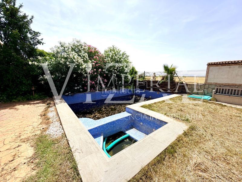 Foto d280ddc1-7083-4fc5-96c5-bf0720b72c7b. Xalet amb calefacció aparcament piscina a Barcience