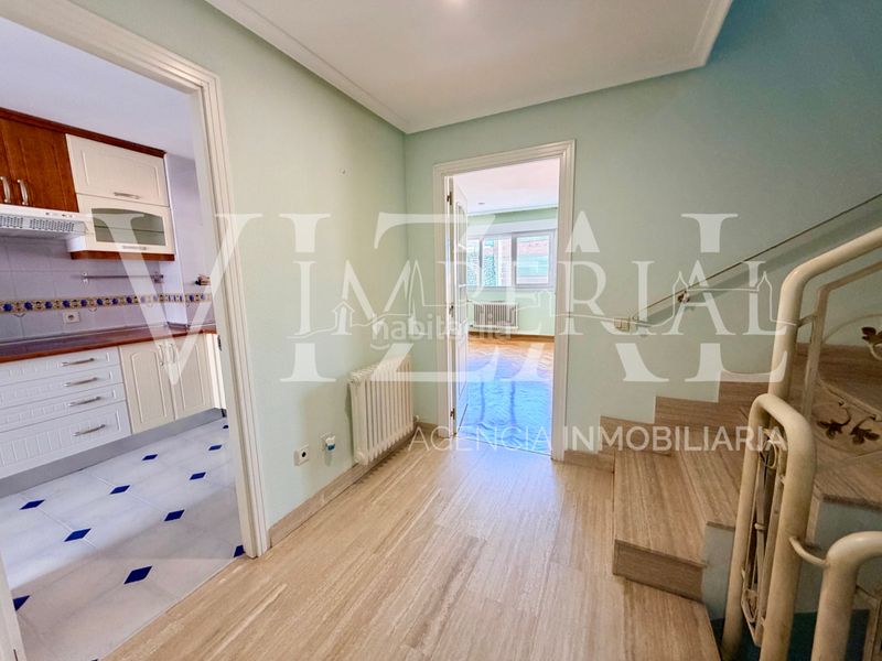 Foto 0d15b717-d6b0-4c82-a2b4-b9f3191c5926. Casa adossada amb xemeneia aparcament piscina a Buenavista-Valparaíso-La Legua Toledo