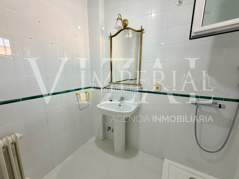 Foto 1354f6ed-9461-4ae5-b9f2-646373e62fee. Casa adossada amb xemeneia aparcament piscina a Buenavista-Valparaíso-La Legua Toledo