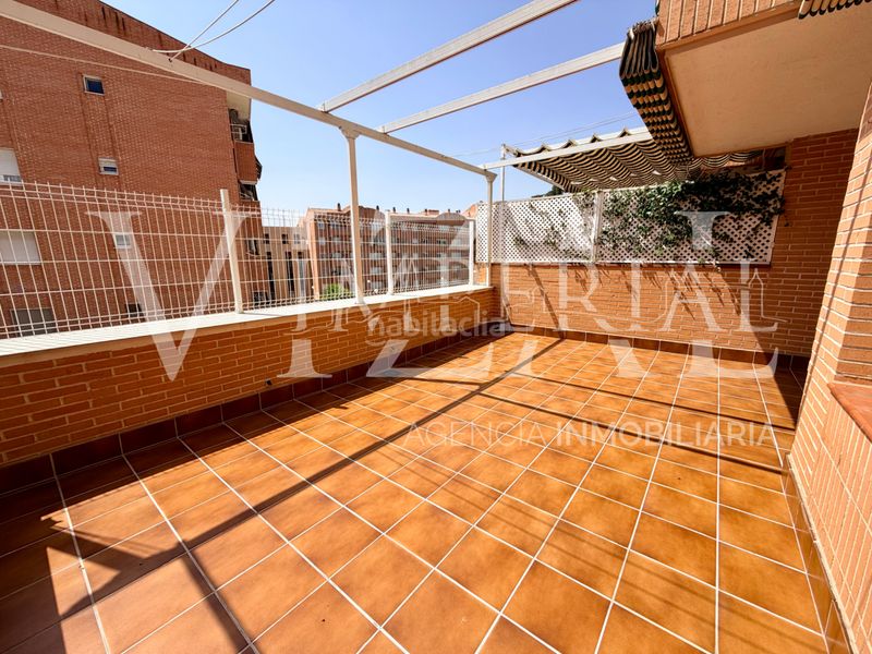 Foto 5ea02af2-963d-494a-aede-41375944602c. Casa adossada amb xemeneia aparcament piscina a Buenavista-Valparaíso-La Legua Toledo