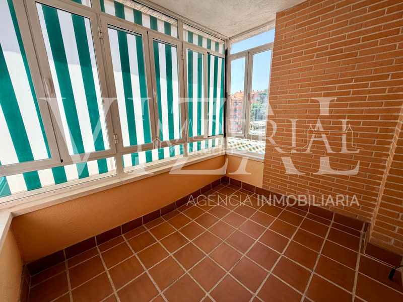 Foto 63ccf22b-837e-4f2e-ba4d-1a747d9269d1. Casa adossada amb xemeneia aparcament piscina a Buenavista-Valparaíso-La Legua Toledo