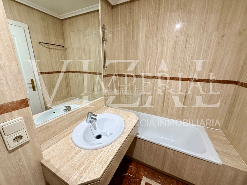 Foto 932a889d-cf2f-43fe-9aa1-d49d28fc261c. Casa adossada amb xemeneia aparcament piscina a Buenavista-Valparaíso-La Legua Toledo