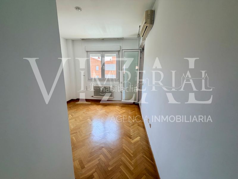Foto b889d3ce-d4cb-4010-a3be-255803f4501c. Casa adossada amb xemeneia aparcament piscina a Buenavista-Valparaíso-La Legua Toledo