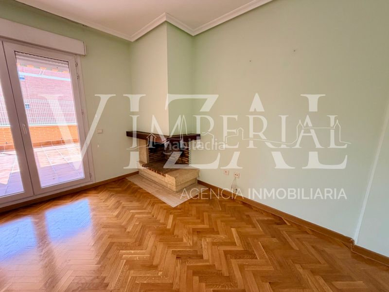 Foto b9beb877-38a1-45a2-a4cf-f71dd5da83a8. Casa adossada amb xemeneia aparcament piscina a Buenavista-Valparaíso-La Legua Toledo