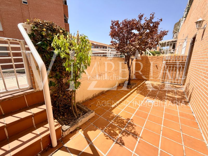 Foto d0851cce-a7b7-40d9-931b-b10ed7329d36. Casa adossada amb xemeneia aparcament piscina a Buenavista-Valparaíso-La Legua Toledo