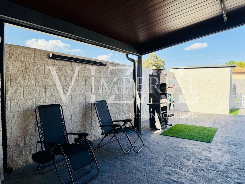 Foto 77a3baca-d512-48d0-b328-6f39ec443711. Casa amb xemeneia calefacció aparcament piscina a Hormigos