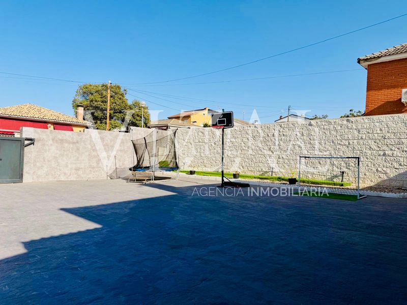 Foto c80235d9-5f76-4249-b9e9-1f78515fdf38. Casa amb xemeneia calefacció aparcament piscina a Hormigos