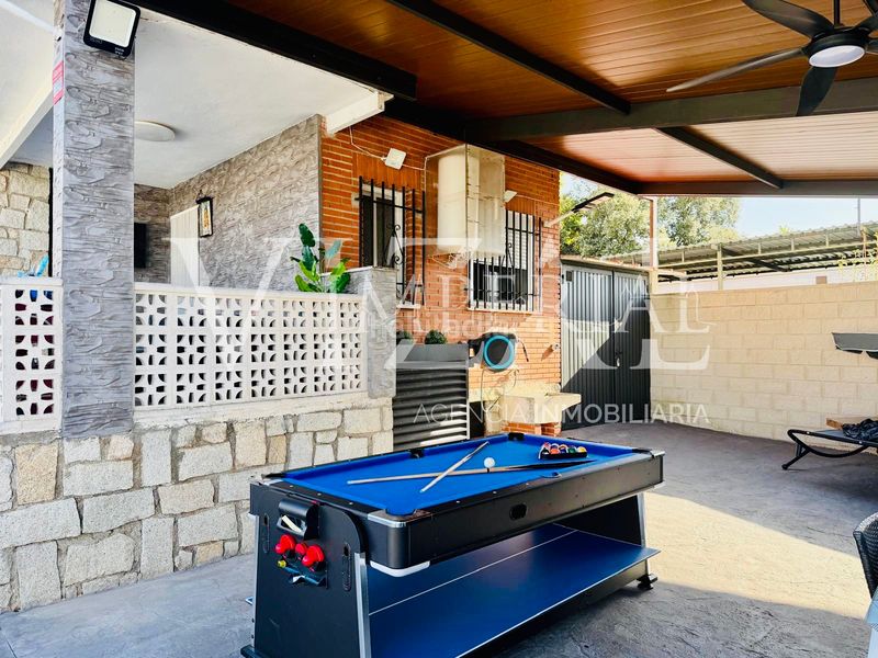 Foto e336ea09-c93d-493f-82df-22848f0dd75c. Casa amb xemeneia calefacció aparcament piscina a Hormigos