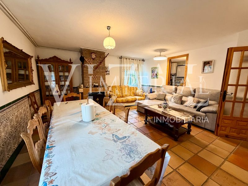 Foto a326b910-08a8-4c20-8331-321d199a8220. Haus mit kamin heizung parking pool in Viso de San Juan (El)