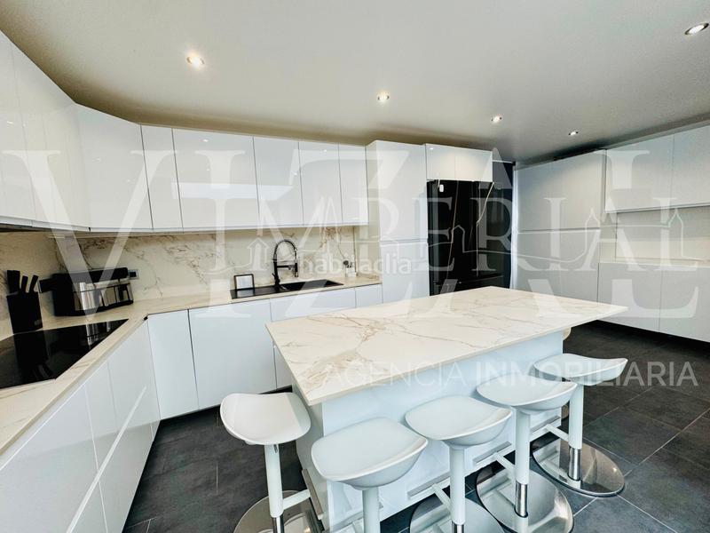 Foto 10d91f5c-fc4b-4185-ae2c-5a9276b7e86d. Casa a schiera con riscaldamento parcheggio piscina in Toledo