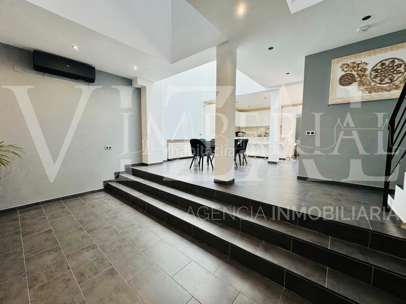 Foto 30db6368-8bdc-4cfa-9bf3-1b6636019296. Casa a schiera con riscaldamento parcheggio piscina in Toledo