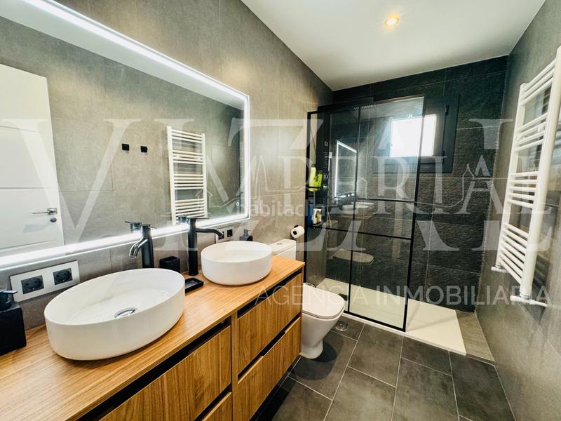 Foto 8b79b50e-f15c-4fbf-8bac-4420913fc9d3. Casa a schiera con riscaldamento parcheggio piscina in Toledo