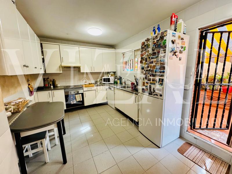 Foto aae74c0d-f498-40b0-8477-8d464058d7cb. Xalet amb calefacció aparcament piscina a Avenida Europa-San Antón Toledo