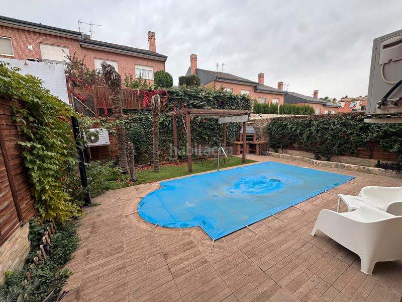 Foto 79b81288-5537-46a4-84e6-da5150d16b20. Location chalet avec cheminée chauffage parking piscine dans Loeches