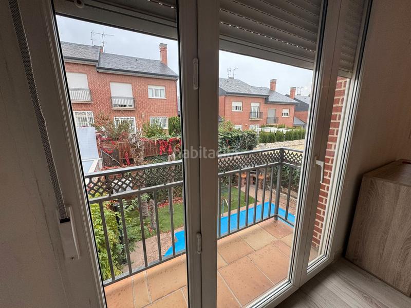 Foto 9c240d76-2fcb-43e4-9fa9-4cb0116ad78f. Location chalet avec cheminée chauffage parking piscine dans Loeches