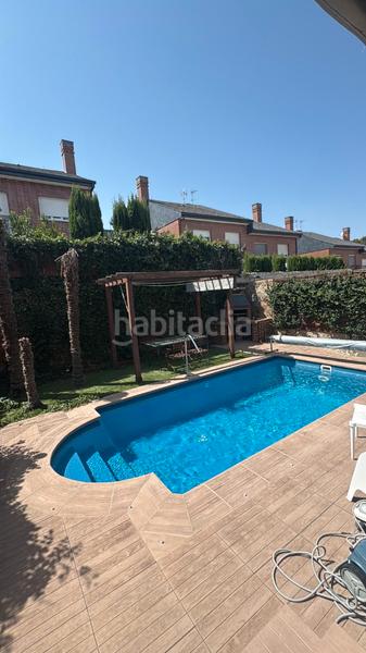 Foto c7f51566-7818-4ad7-afc7-685cb2c30c65. Location chalet avec cheminée chauffage parking piscine dans Loeches