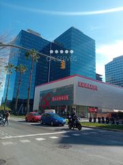 Lloguer Local Comercial a La Marina del Port. Traspaso de bar restaurante de menu diario