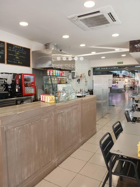 Foto 0a781c21-f92e-48c2-ad72-2b501e846530. Alquiler local comercial en verge de l'assumpció churreriaheladeria en traspaso en Barberà del Vallès