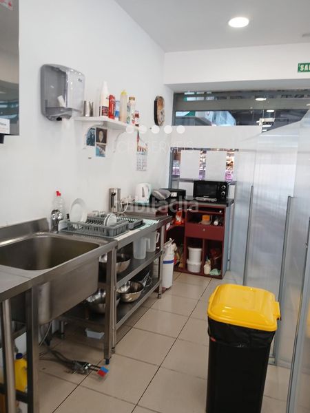 Foto 0bb7764c-5252-4a47-8f46-cfcf7bca840d. Alquiler local comercial en verge de l'assumpció churreriaheladeria en traspaso en Barberà del Vallès