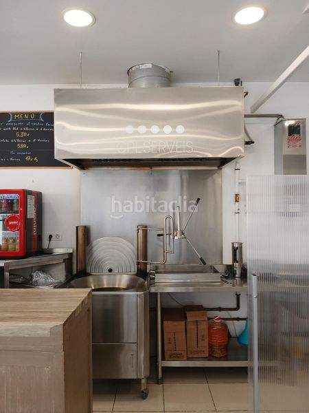 Foto 1dc5e6bd-9917-4568-85a4-d85a738dff08. Alquiler local comercial en verge de l'assumpció churreriaheladeria en traspaso en Barberà del Vallès