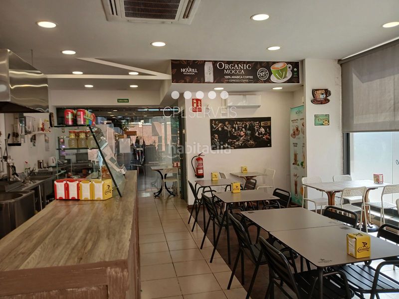 Foto fb13f201-09d8-4acc-b7dd-ba6c317acc6f. Alquiler local comercial en verge de l'assumpció churreriaheladeria en traspaso en Barberà del Vallès