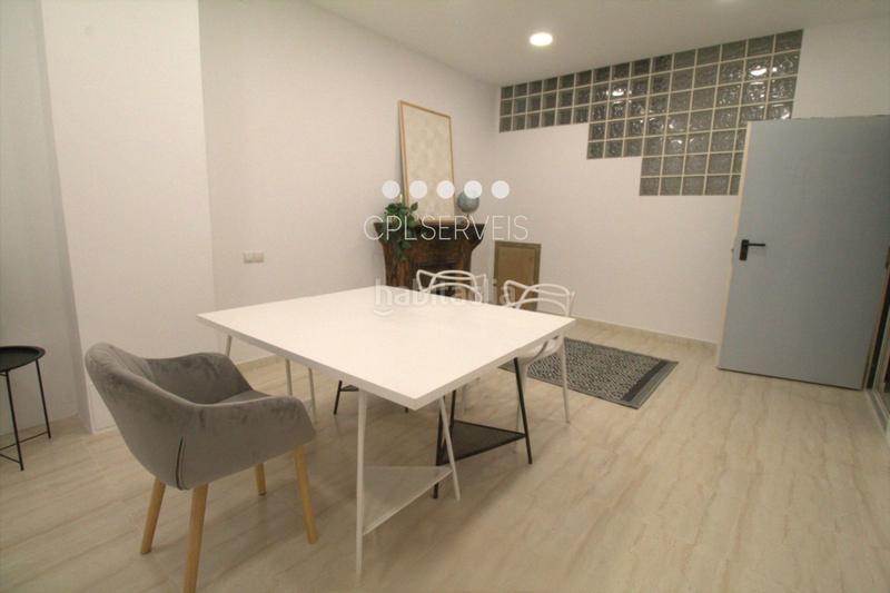 Foto 4f9244d6-8d2e-42f2-898c-4d465653606b. Alquiler oficina estudio privado en zona céntrica ideal para terapeutas, coaches o freelancers en Badalona