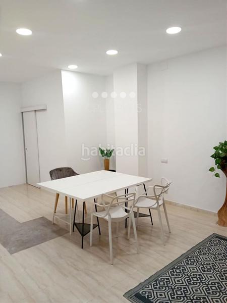 Foto bd416452-4e66-4bbe-a7f0-ca74f91039f2. Alquiler oficina estudio privado en zona céntrica ideal para terapeutas, coaches o freelancers en Badalona