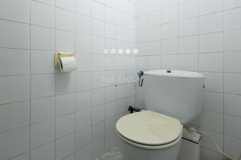 Foto 0a58db5c-4db0-468c-af2f-75698337efd3. Local comercial local oficina con licencia para actividades especiliazadas de oficina en Barcelona