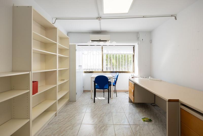 Foto 26e76fd9-8993-45df-9f6a-a9f71f492bbf. Local comercial local oficina con licencia para actividades especiliazadas de oficina en Barcelona