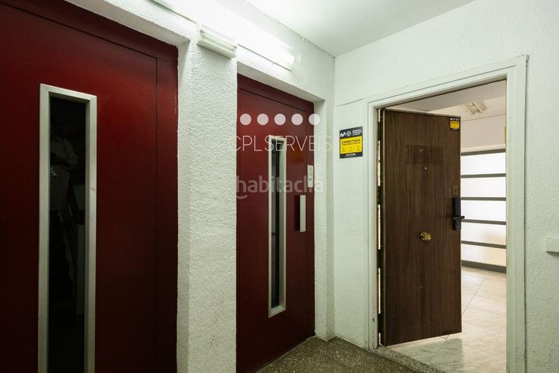 Foto 344ff544-4217-4c00-b434-33ce197543d8. Local comercial local oficina con licencia para actividades especiliazadas de oficina en Barcelona