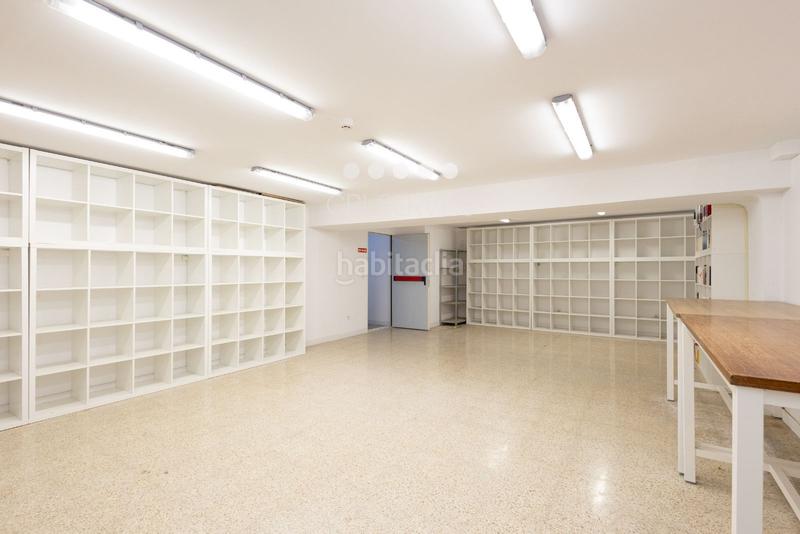 Foto 35167126-cf04-4cd3-bd3d-8c55c4b0114d. Local comercial local oficina con licencia para actividades especiliazadas de oficina en Barcelona