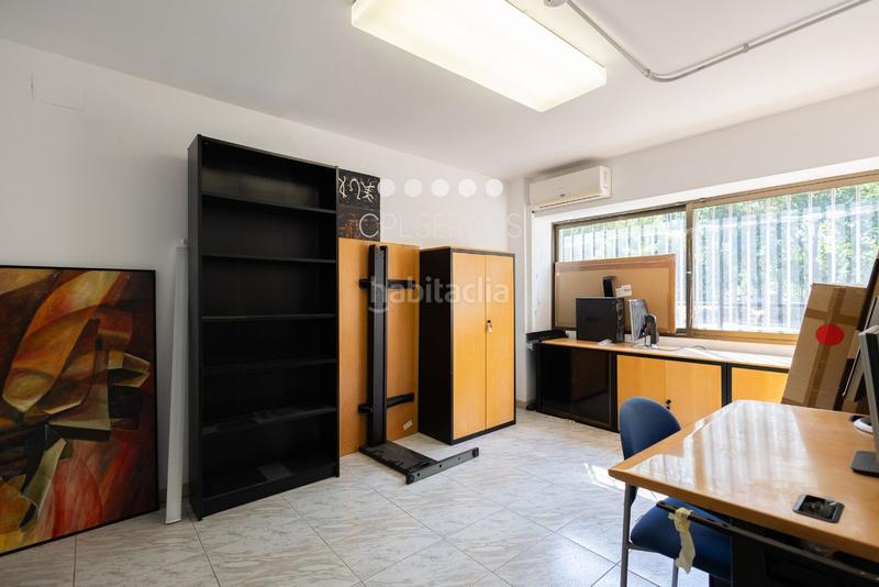 Foto 52d811f7-c958-4eb7-b0fa-afd3b18dd99f. Local comercial local oficina con licencia para actividades especiliazadas de oficina en Barcelona