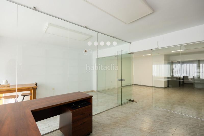 Foto 667f2da5-e8d1-4b06-96ec-8e472871b910. Local comercial local oficina con licencia para actividades especiliazadas de oficina en Barcelona