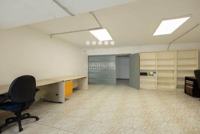 Foto 685ca61f-6765-46c5-9d74-6ca07406e49a. Local comercial local oficina con licencia para actividades especiliazadas de oficina en Barcelona