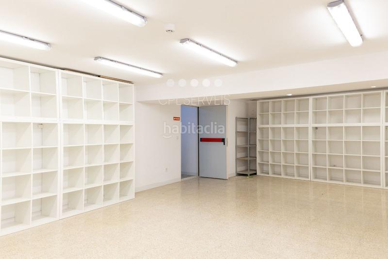 Foto 87787fc3-4170-4dbb-ae6f-3b230caf63c0. Local comercial local oficina con licencia para actividades especiliazadas de oficina en Barcelona