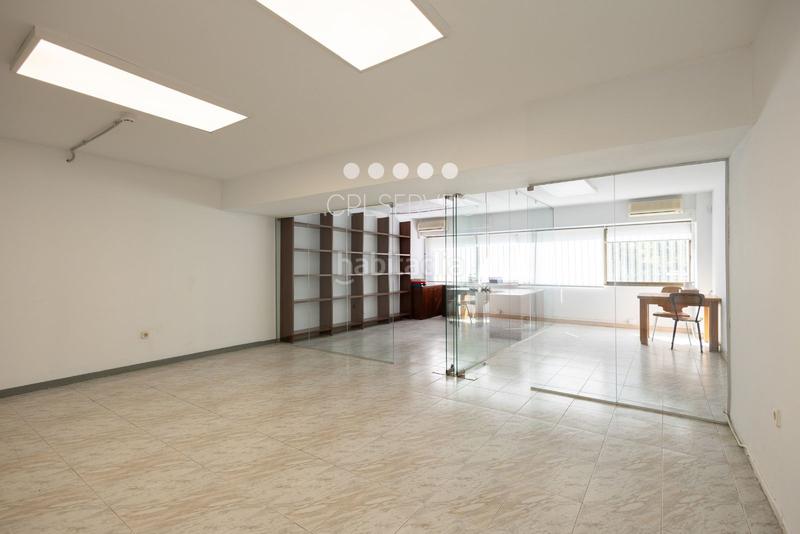 Foto 89fae302-eb9b-4c5b-b329-b8c176dee333. Local comercial local oficina con licencia para actividades especiliazadas de oficina en Barcelona