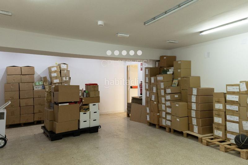 Foto ba962a7d-6985-45b8-9375-7a0422b39087. Local comercial local oficina con licencia para actividades especiliazadas de oficina en Barcelona