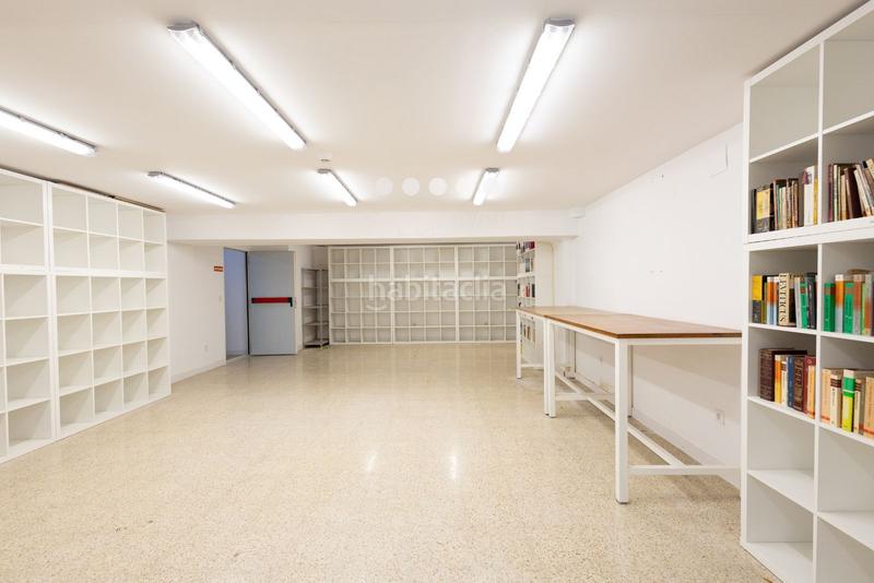 Foto d946ce7a-ddcb-4954-af58-ca7a0d50dc41. Local comercial local oficina con licencia para actividades especiliazadas de oficina en Barcelona