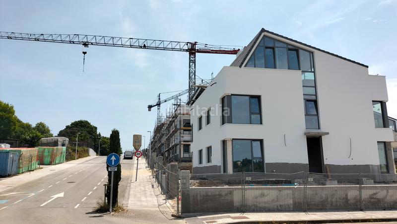 Foto f8952904-6cd3-4886-9c16-bb62aa37c960. Promoció Lomas de Domañas a Santa Cruz de Bezana. Habitatges d´obra nova