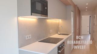 Alquiler Piso  Carrer del consell de cent. Vivienda de obra nueva en alquiler a estrenar